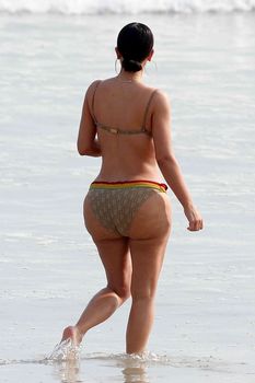 Огромная жопа Ким Кардашьян без фотошопа фото #1