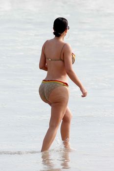 Огромная жопа Ким Кардашьян без фотошопа фото #2