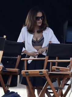 Сальма Хайек засветила попку на съемках фото #5