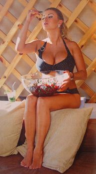 Анна Семенович позирует в купальниках для «7 Дней» фото #3