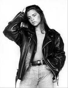 Секси Виктория Бекхэм в фотосессии Geoff Marchant фото #4