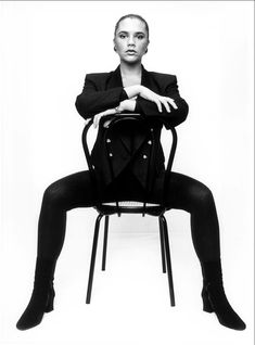 Секси Виктория Бекхэм в фотосессии Geoff Marchant фото #10