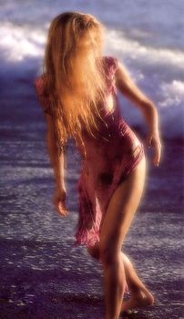 Обнаженная Ким Бейсингер в журнале Playboy фото #10