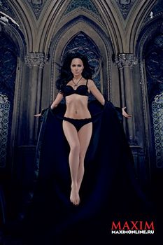 Настасья Самбурская разделась в журнале «Максим» фото #2