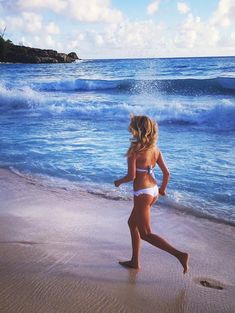 Янина Студилина в купальнике для журнала Maxim фото #4