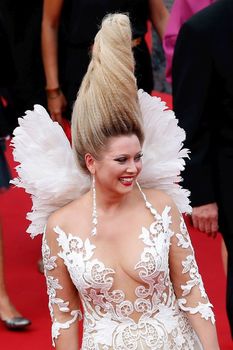 Елена Ленина в откровенном наряде на премьере фильма «Безумный Макс: Дорога ярости» фото #4