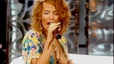 Жанна Фриске случайно оголила грудь на большой премьере «Ла-ла-ла» фото #4