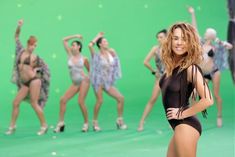 Взбудораженные соски Жанны Фриске в клипе фото #2