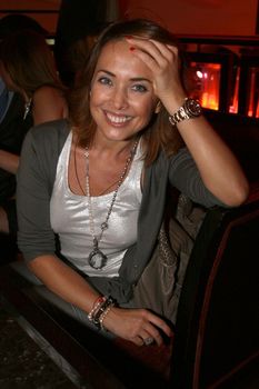 Жанна Фриске без лифчика в майке фото #1