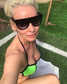 Жанна Эппле в купальнике фото #2