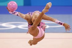 Красотка Ирина Чащина демонстрирует супер растяжку на чемпионатах фото #2