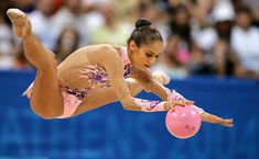 Красотка Ирина Чащина демонстрирует супер растяжку на чемпионатах фото #3