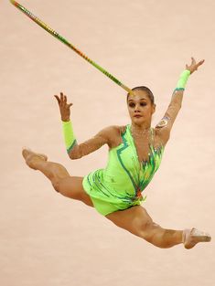 Красотка Ирина Чащина демонстрирует супер растяжку на чемпионатах фото #8