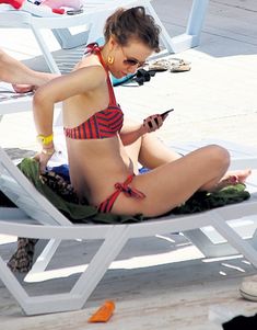 Ксения Собчак в бикини на фестивале «Кинотавр» фото #3