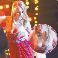 Ксения Собчак засветила грудь на мюзекле «Призрак мыльной оперы» фото #2