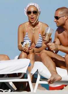 Лера Кудрявцева  засветила попу на пляже фото #2