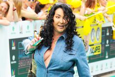 Лолита Милявская засветила сиську на премии «Муз-ТВ» фото #1