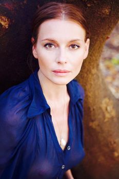 Возбуждающая грудь Любви Толкалиной под прозрачным нарядом фото #1