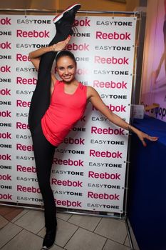 Вызывающие позы Ляйсан Утяшевой фото #7