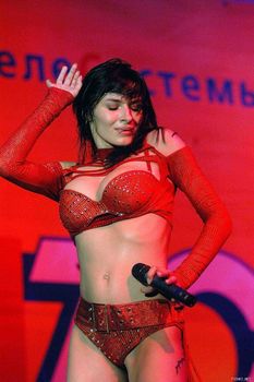 Надежда Грановская в откровенном наряде