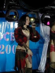 У Надежды Грановской вылез сосок на выступлении фото #3