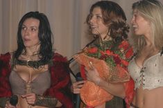 У Надежды Грановской вылез сосок на выступлении фото #6