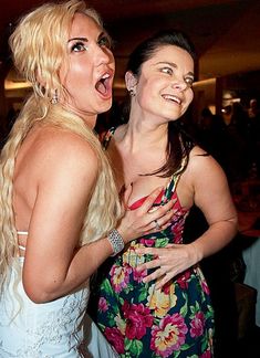 Наташа Королёва засветила сосок в клубе фото #4