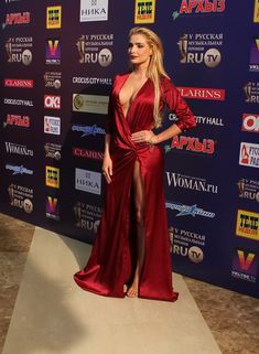 Декольте Татьяны Котовой на премии «Золотой Самовар» фото #4