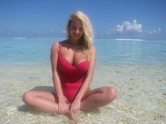 Аппетитные формы Татьяны Котовой в купальнике фото #2