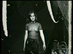 Засвет груди Тины Канделаки на показе Morgan Manhattan фото #3