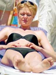 Юлия Меньшова облегающем в купальнике фото #1