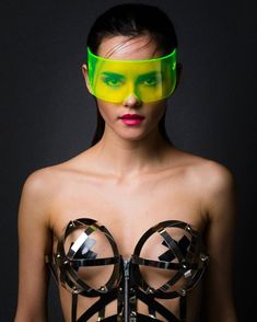 Катя Ли без лифчика в откровенном наряде фото #1