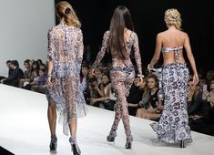 Катя Ли в прозрачном наряде на Volvo Fashion Week фото #1