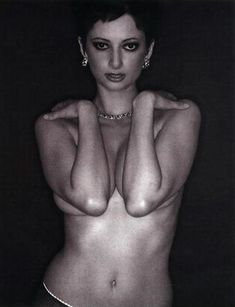 Вика Талышинская разделась для журнала «Пингвин» фото #12