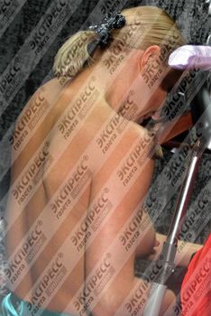 Анастасия Волочкова засветила голую грудь в гримёрке фото #2