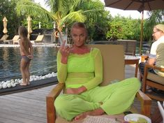 Анастасия Волочкова показала голую грудь на Мальдивских островах фото #6