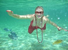 Елена Ленина показала голую грудь под водой на отдыхе на Мальдивских островах фото #5