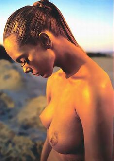 Обнаженная Мария Столбова в журнале «Mens Fitness magazine» фото #5