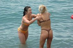 Наташа Королева в бикини на пляже фото #6