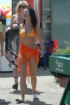 Наташа Королева в бикини на пляже фото #11