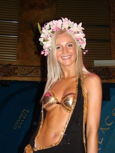 Ольга Бузова в откровенном наряде на презентация книги «Дело в шпильке» фото #1