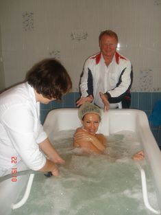 Раздетая Эвелина Бледанс в СПА-салоне фото #2