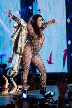 Лолита Милявская в эротическом наряде на фестивале «Жара» фото #1