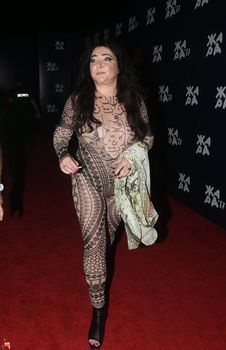 Лолита Милявская в эротическом наряде на фестивале «Жара» фото #7