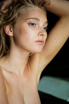 Голые сиськи Эльзы Хоск в фотосессии Чадвика Тайлера фото #2