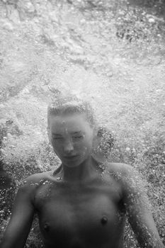 Голые сиськи Эльзы Хоск в фотосессии Чадвика Тайлера фото #9