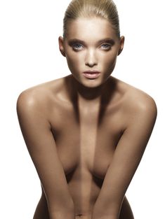 Эльза Хоск оголилась для Elle Spain фото #2