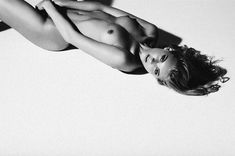 Обнаженная Эльза Хоск в журнале WeWill фото #5