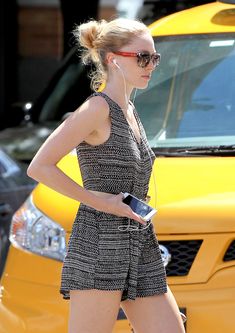 Эльза Хоск засветила попку на улицах Нью-Йорка