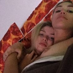 Украденные фото с голой Майли Сайрус фото #12